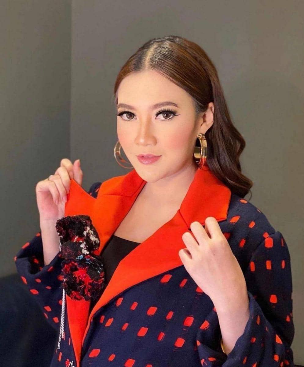 Instagram.com/nellakharisma