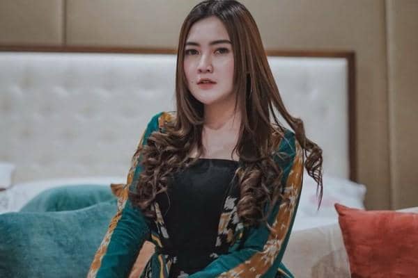 Instagram.com/nellakharisma