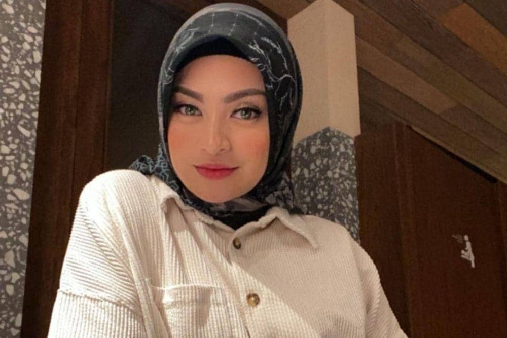 instagram.com/nathalieholscher