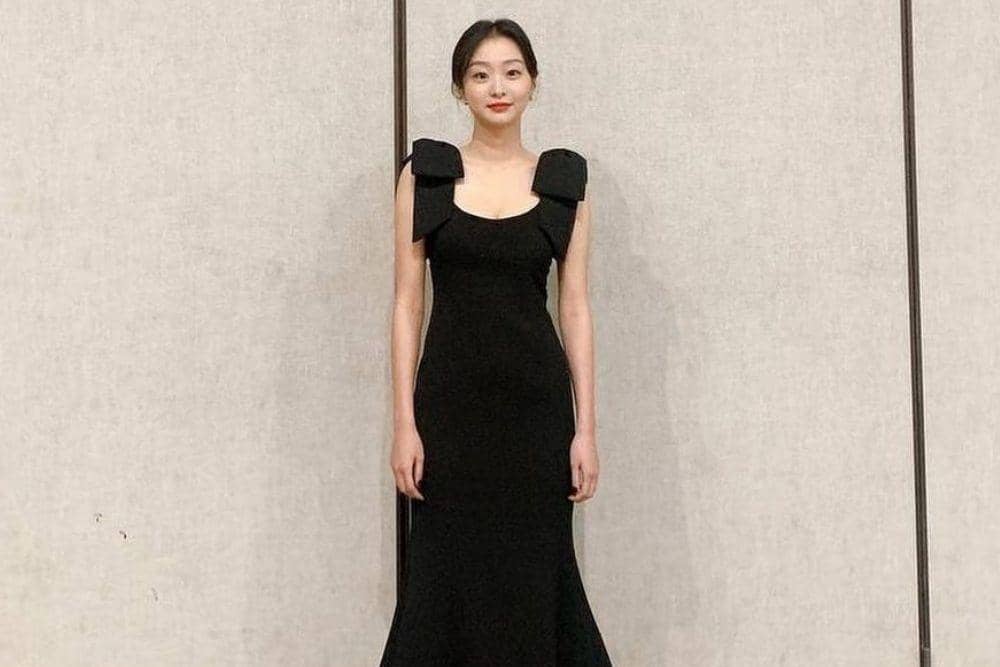 instagram.com/d_a___m_i