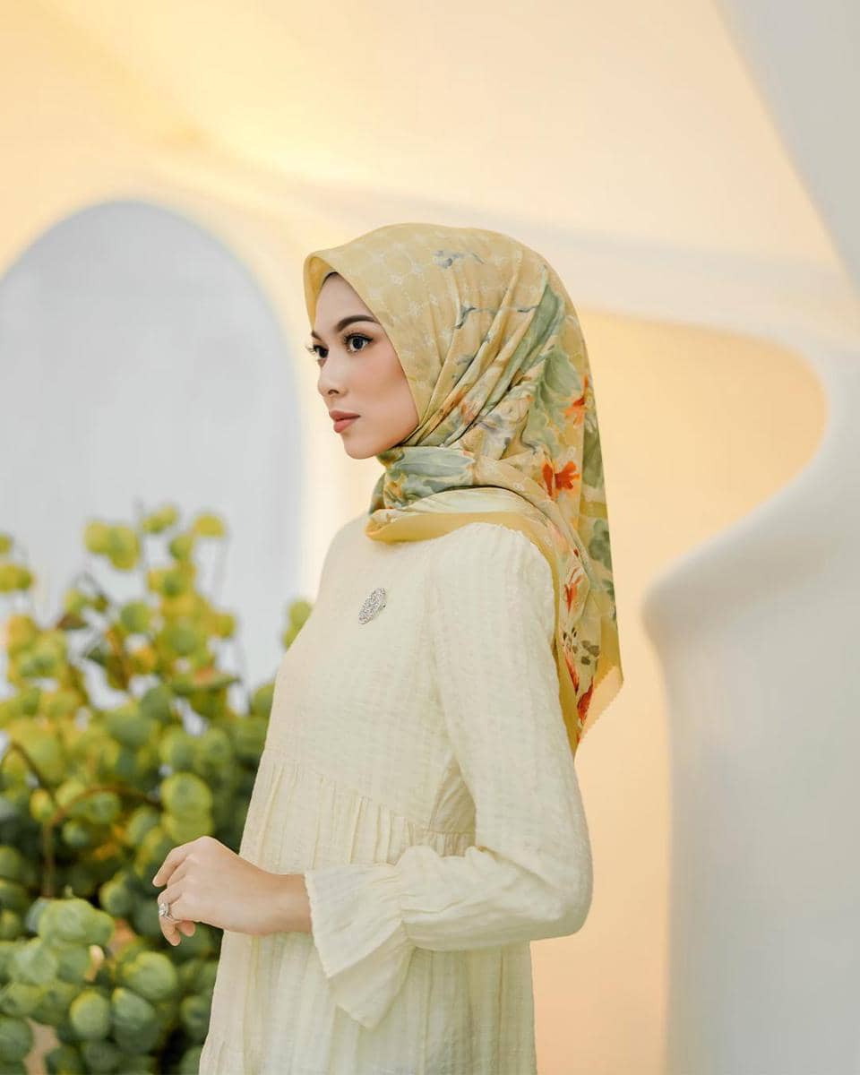 dok. Buttonscarves x RiaMiranda