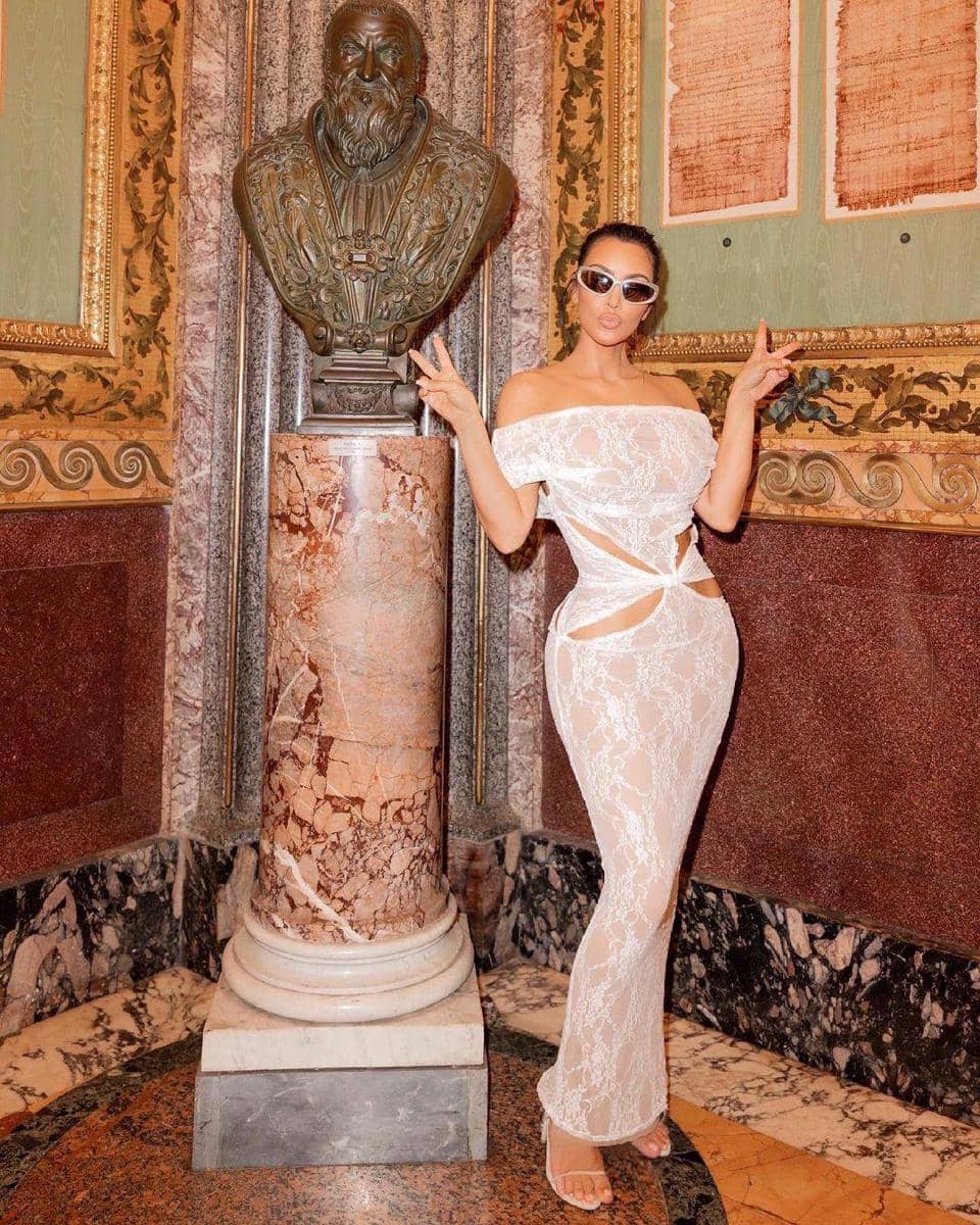 instagram.com/kimkardashian