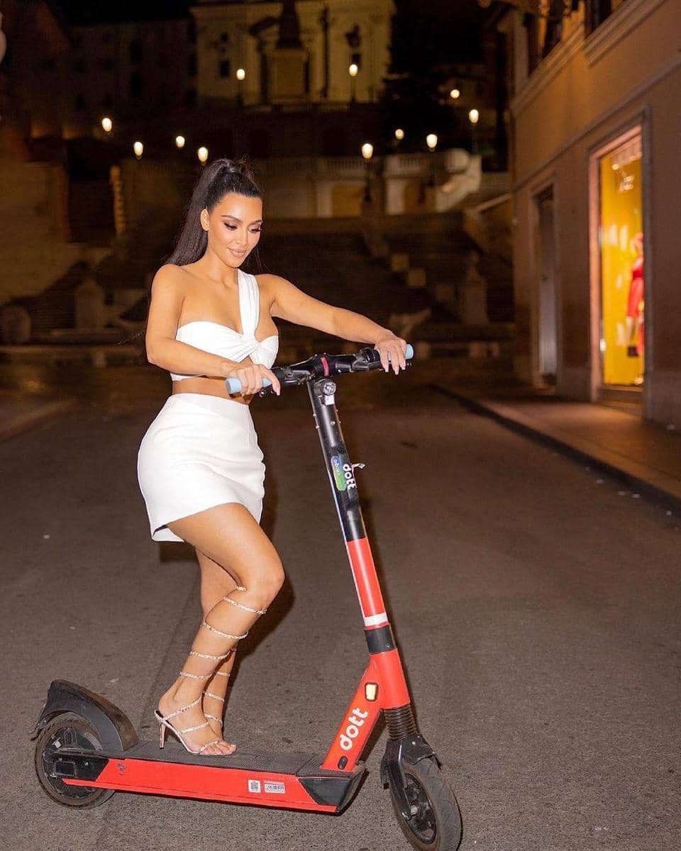 instagram.com/kimkardashian