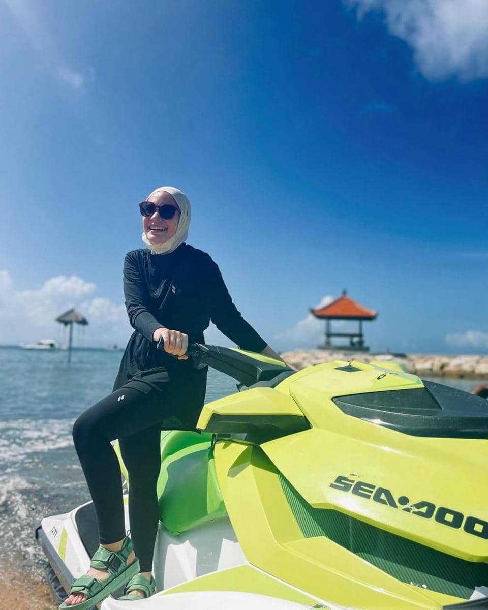 Instagram.com/putriannesaloka