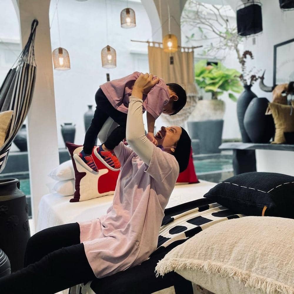 Instagram.com/putriannesaloka