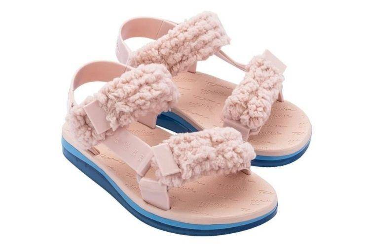#PopbelaOOTD: Sandal Warna-warni untuk Kamu yang Suka Tampil Feminin
