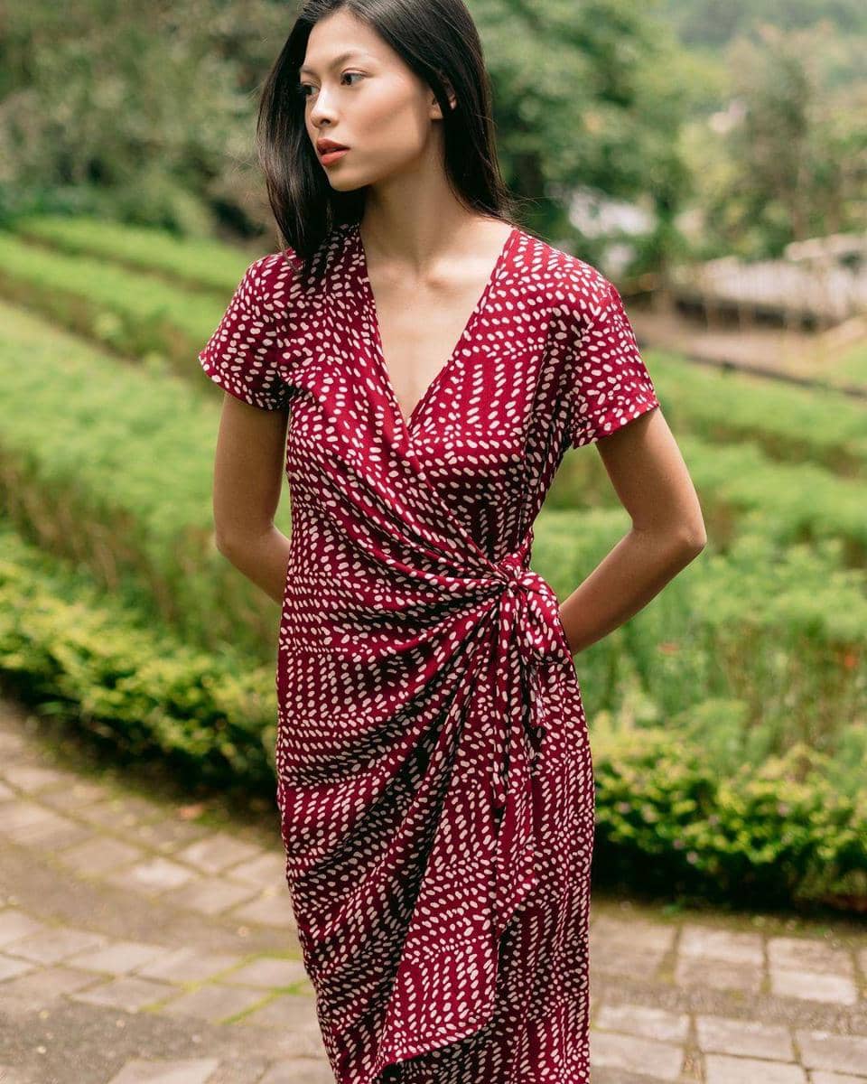 instagram.com/silkypeonies