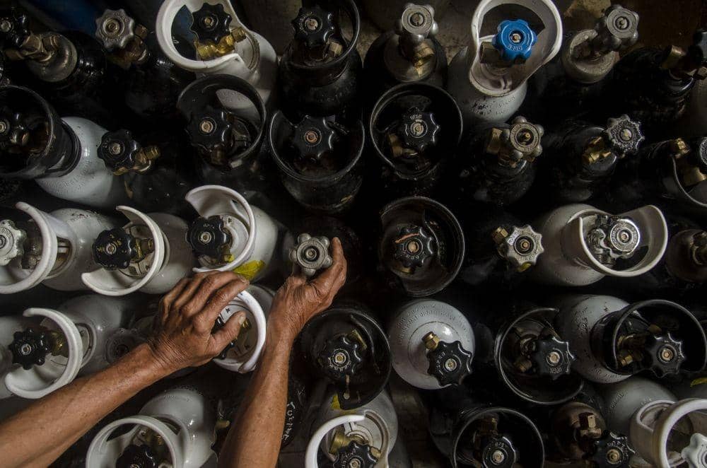 Ilustrasi tabung oksigen medis. (ANTARA FOTO/Novrian Arbi)