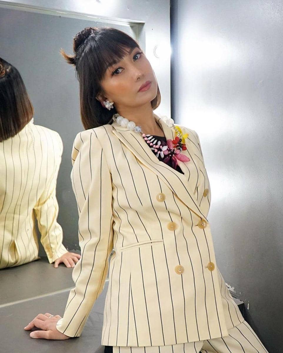 instagram.com/riafinola