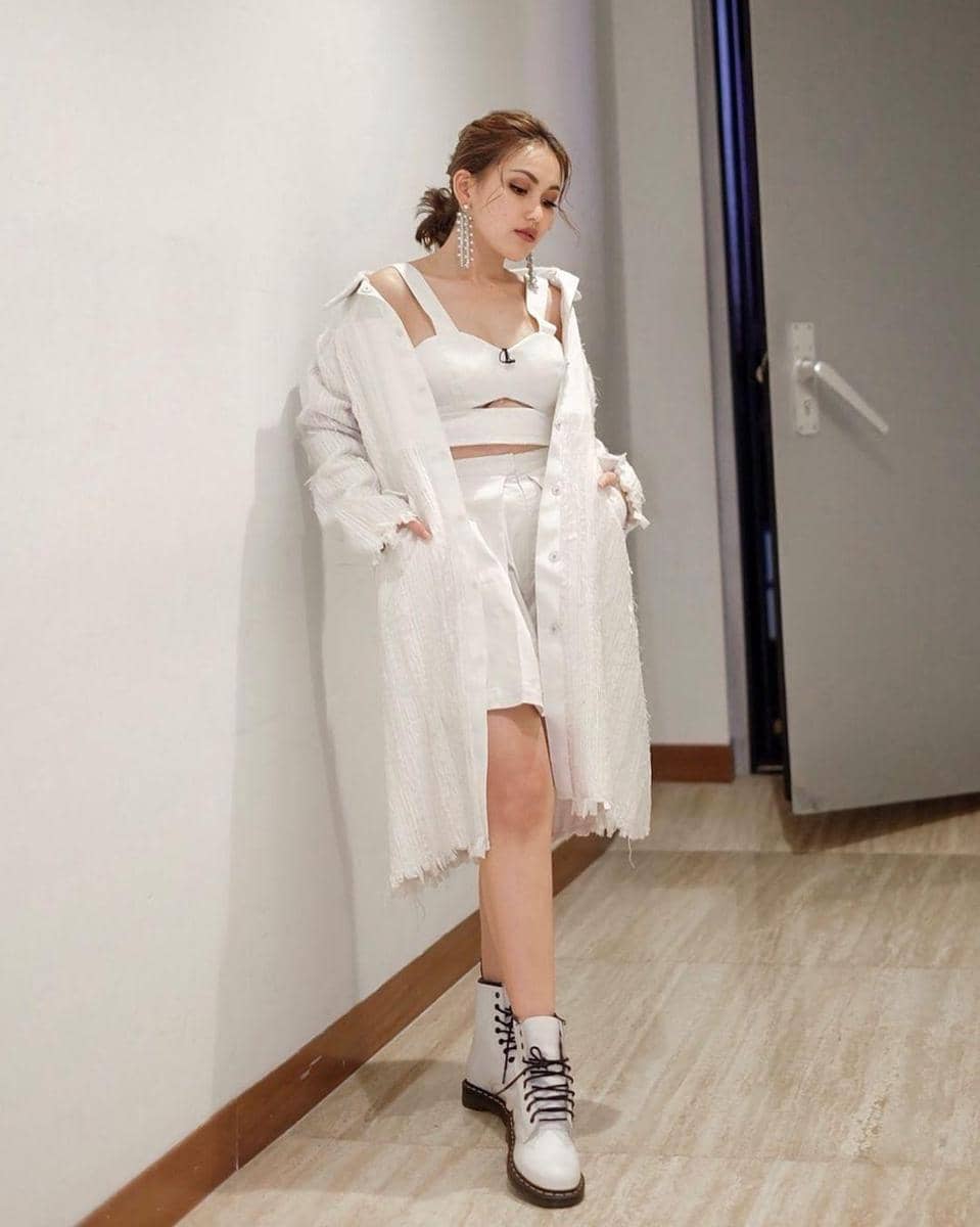 instagram.com/ayutingting92
