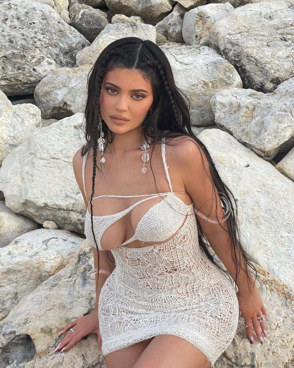 instagram.com/kyliejenner