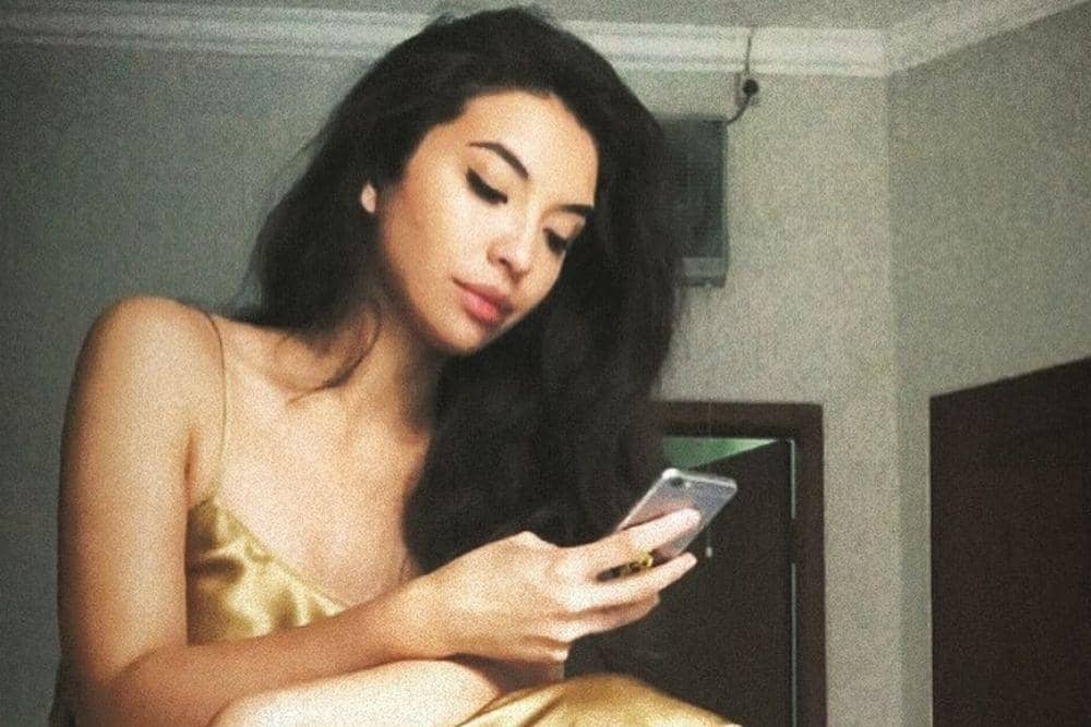 instagram.com/manodelia