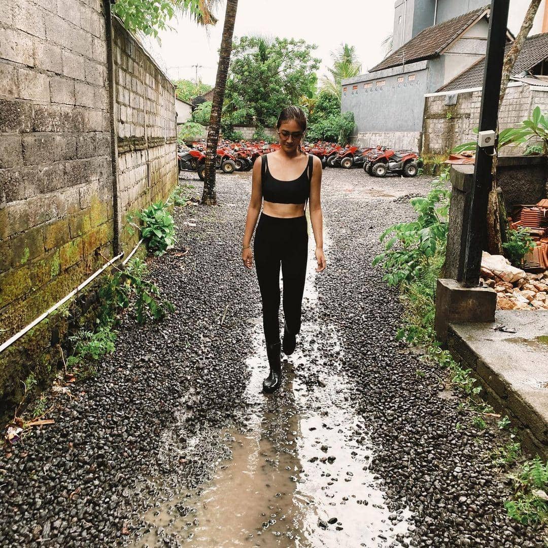 instagram.com/nadyaarina