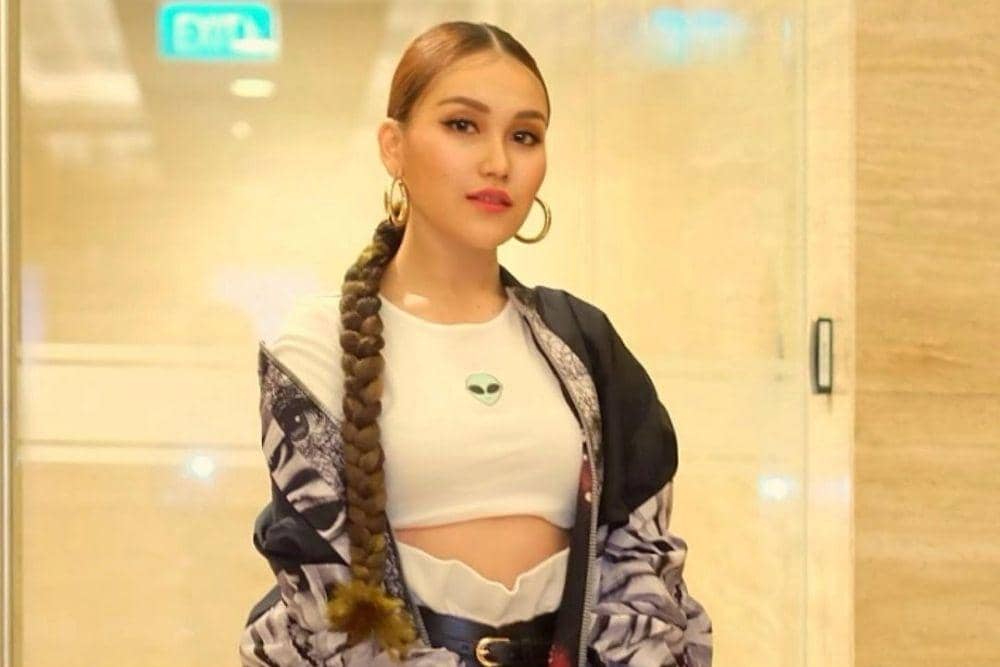 instagram.com/ayutingting92