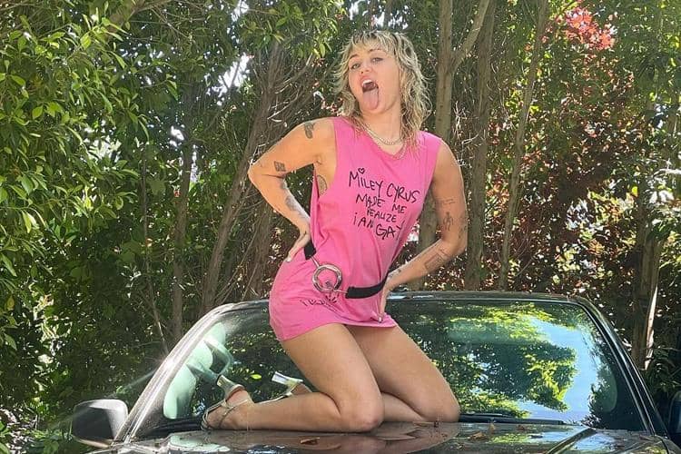 instagram.com/mileycyrus