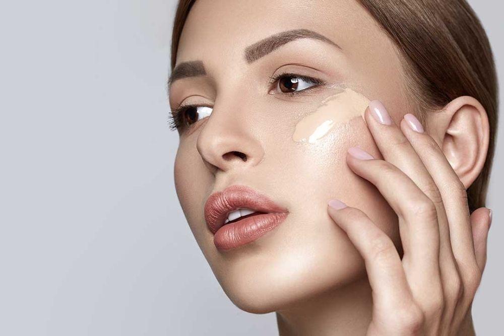 6 Tips Memilih Foundation yang Tepat Agar Sesuai dengan Warna Kulitmu 