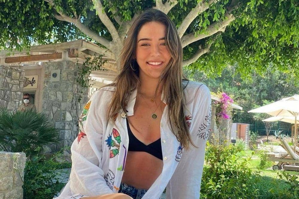 instagram.com/zehragns18