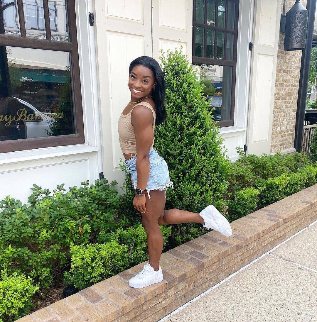 instagram.com/simonebiles