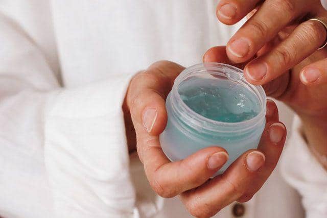 ilustrasi pelembab hyaluronic acid