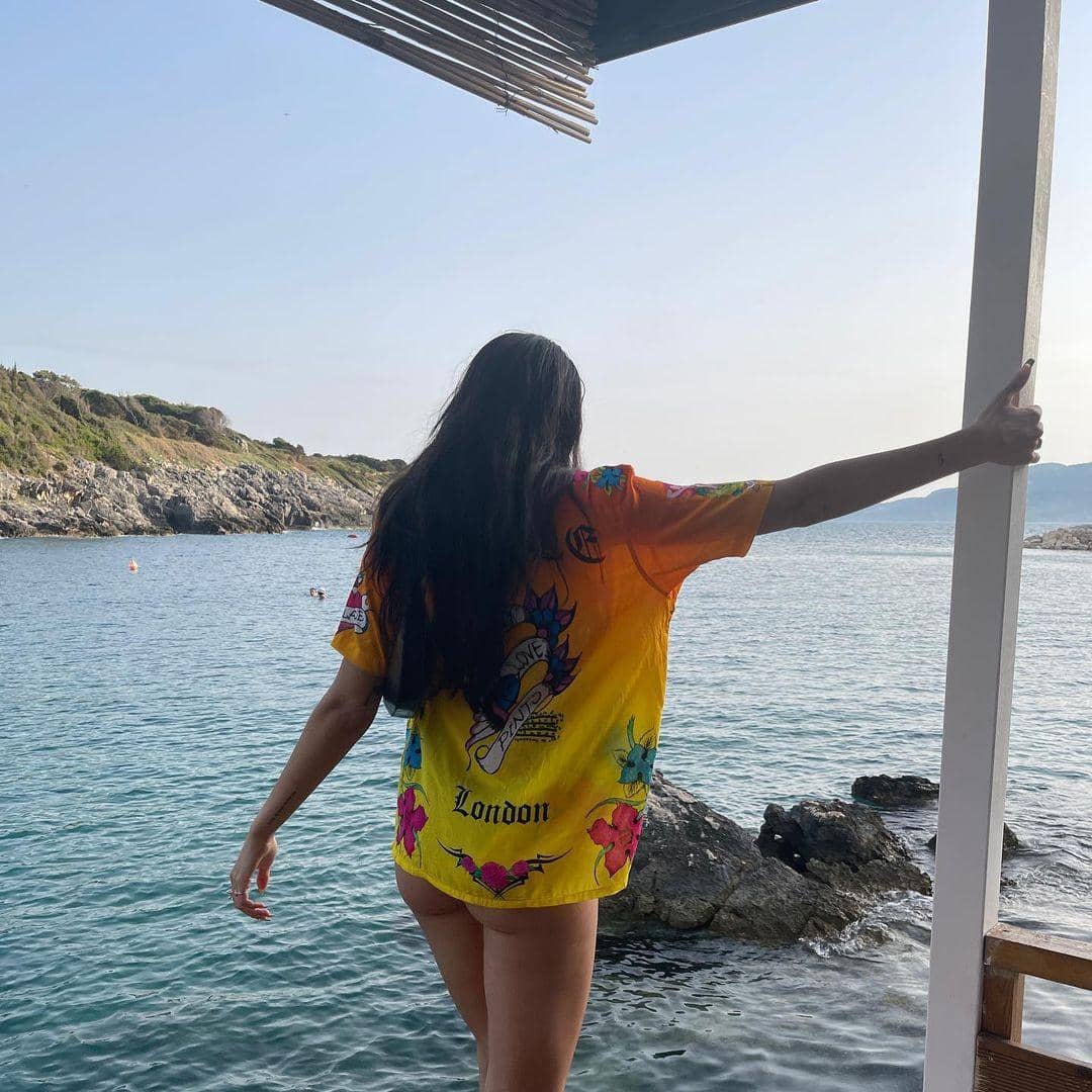 instagram.com/dualipa