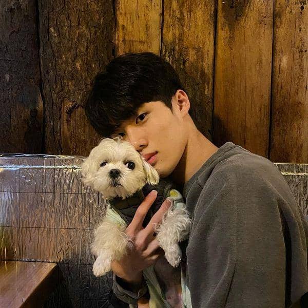 instagram.com/hwang.sunwoo