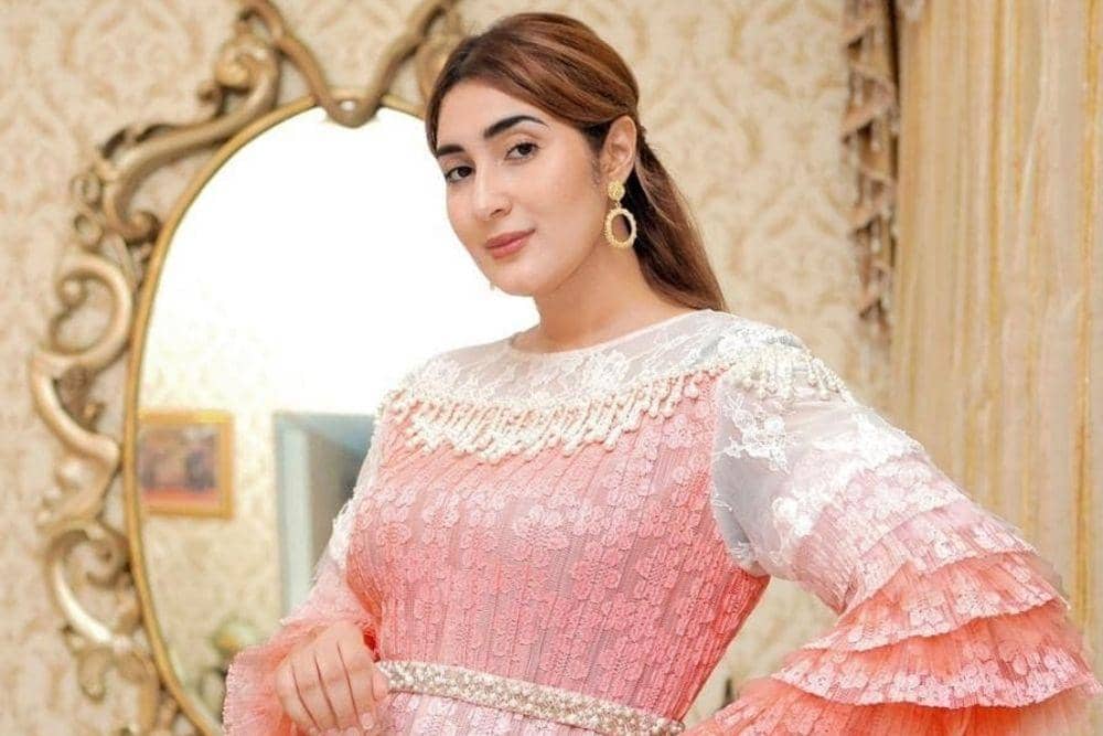 Potret Terkini Tania Nadira yang Makin Glamor dan Mewah