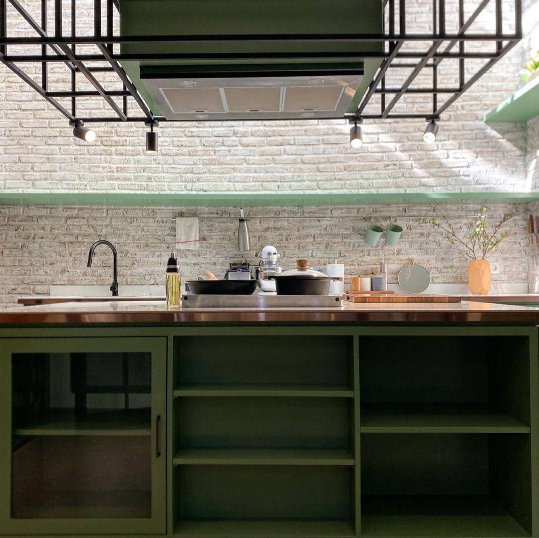 instagram.com/arnoldpo