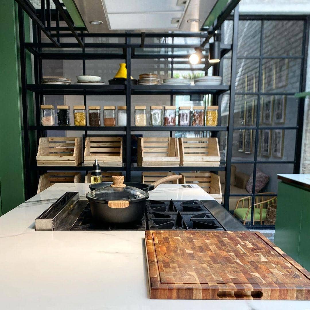 instagram.com/arnoldpo