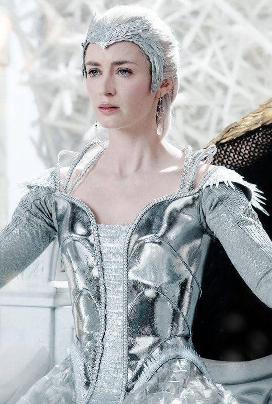 instagram.com/emilybluntofficial