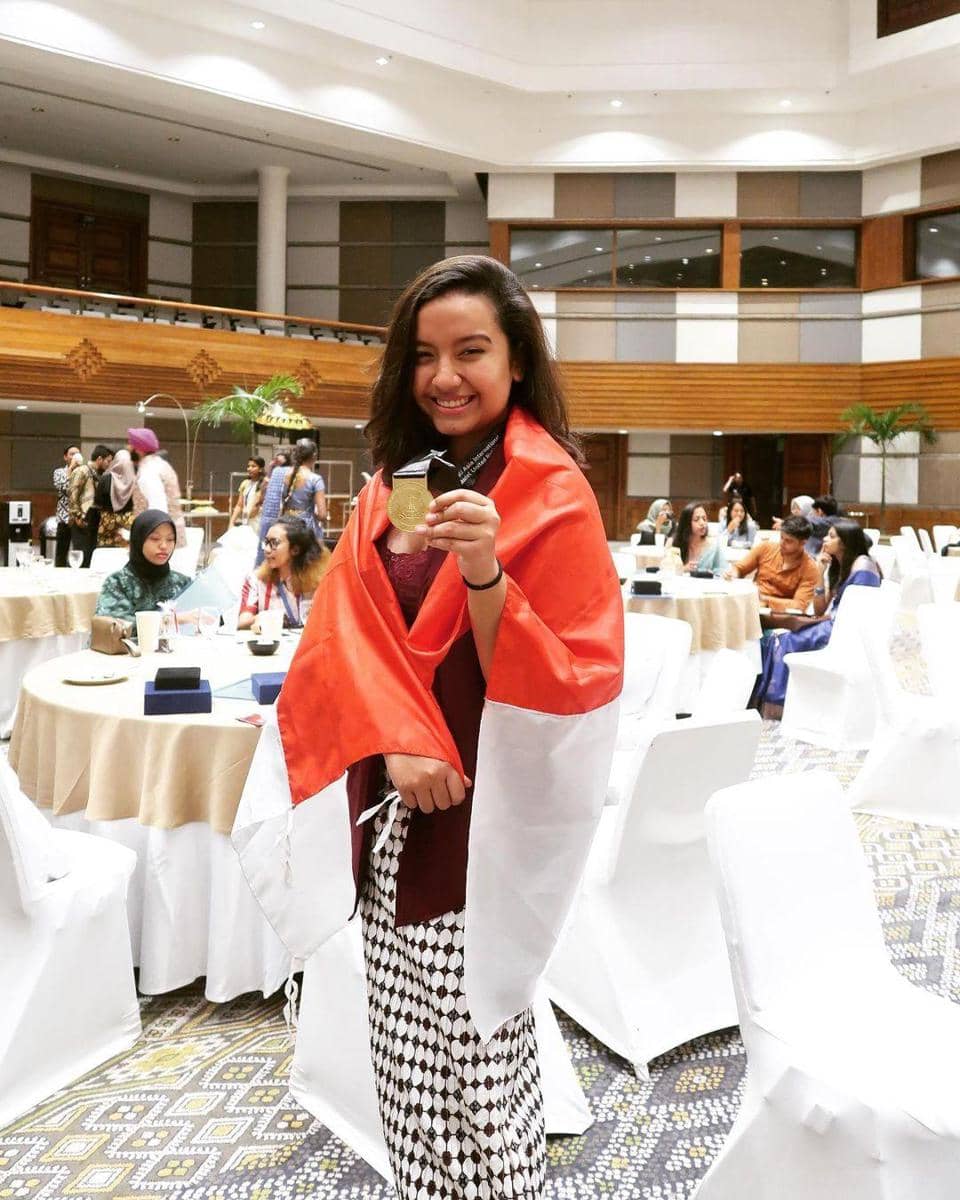 instagram.com/glochaw