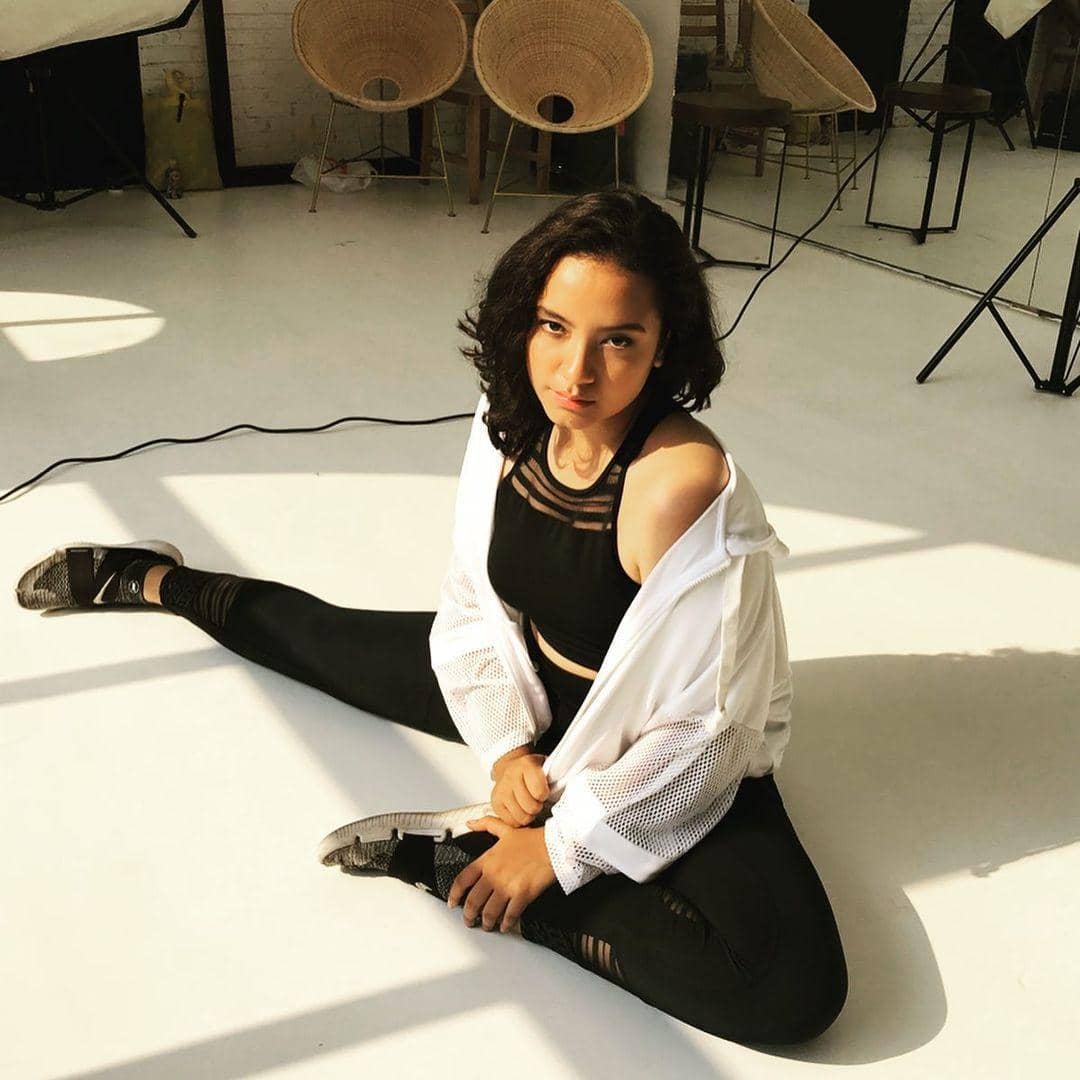 instagram.com/glochaw