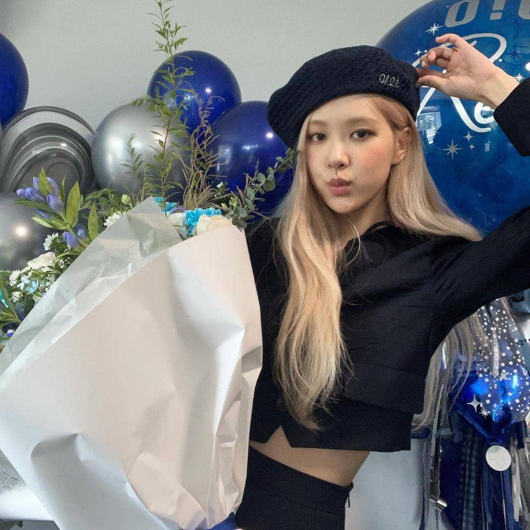 instagram.com/roses_are_rosie