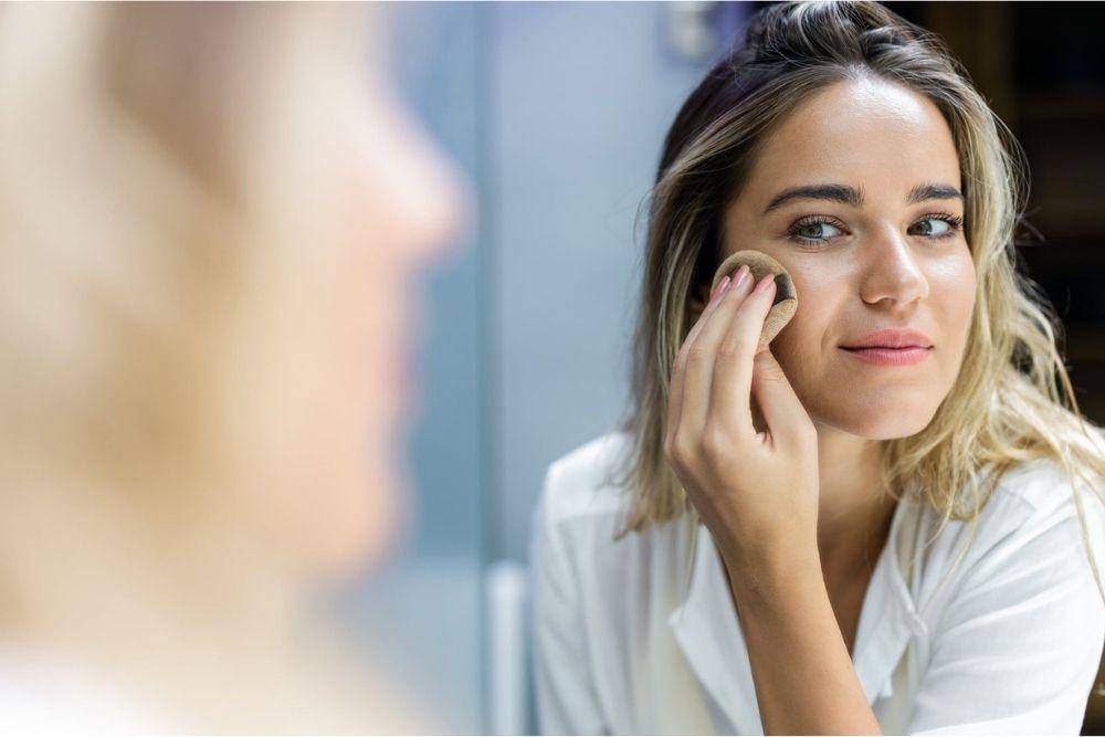 Tips Makeup Awet Untuk Kulit Wajah Berminyak / popsugar.com
