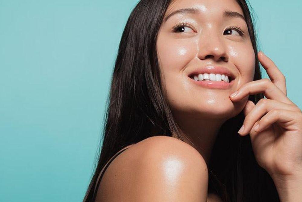 7 Tips Mencerahkan Kulit Kusam, Wajah Dijamin Glowing! 