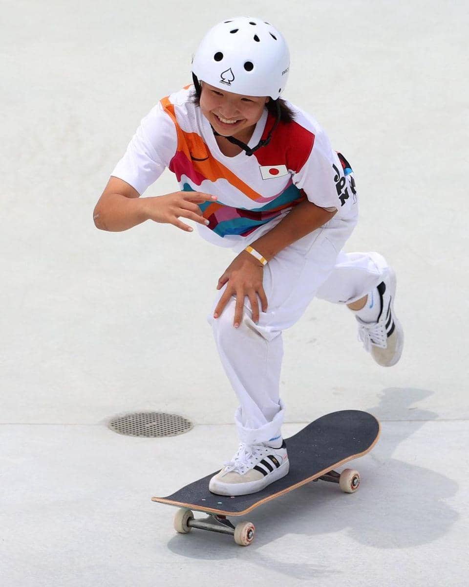 instagram.com/momiji_nishiya830