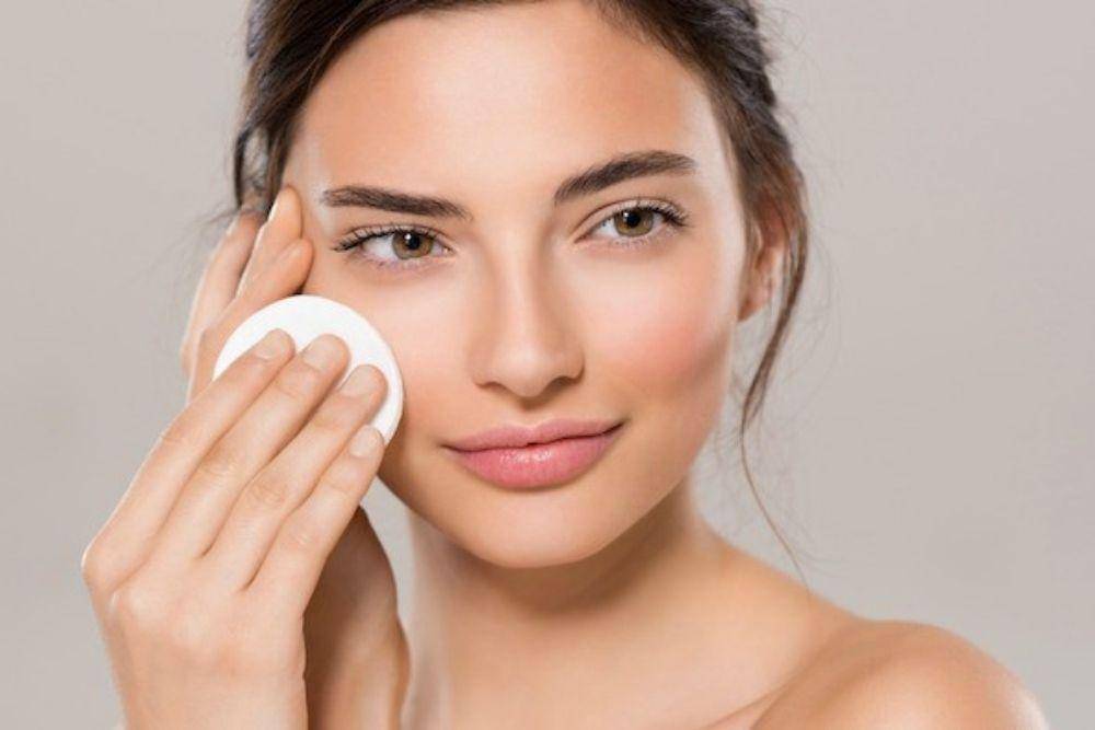 7 Rekomendasi Skincare untuk Menghilangkan Flek Hitam