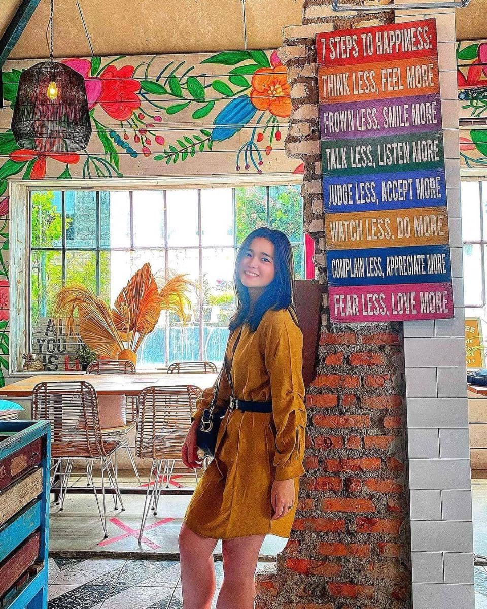 instagram.com/oliviasumargo