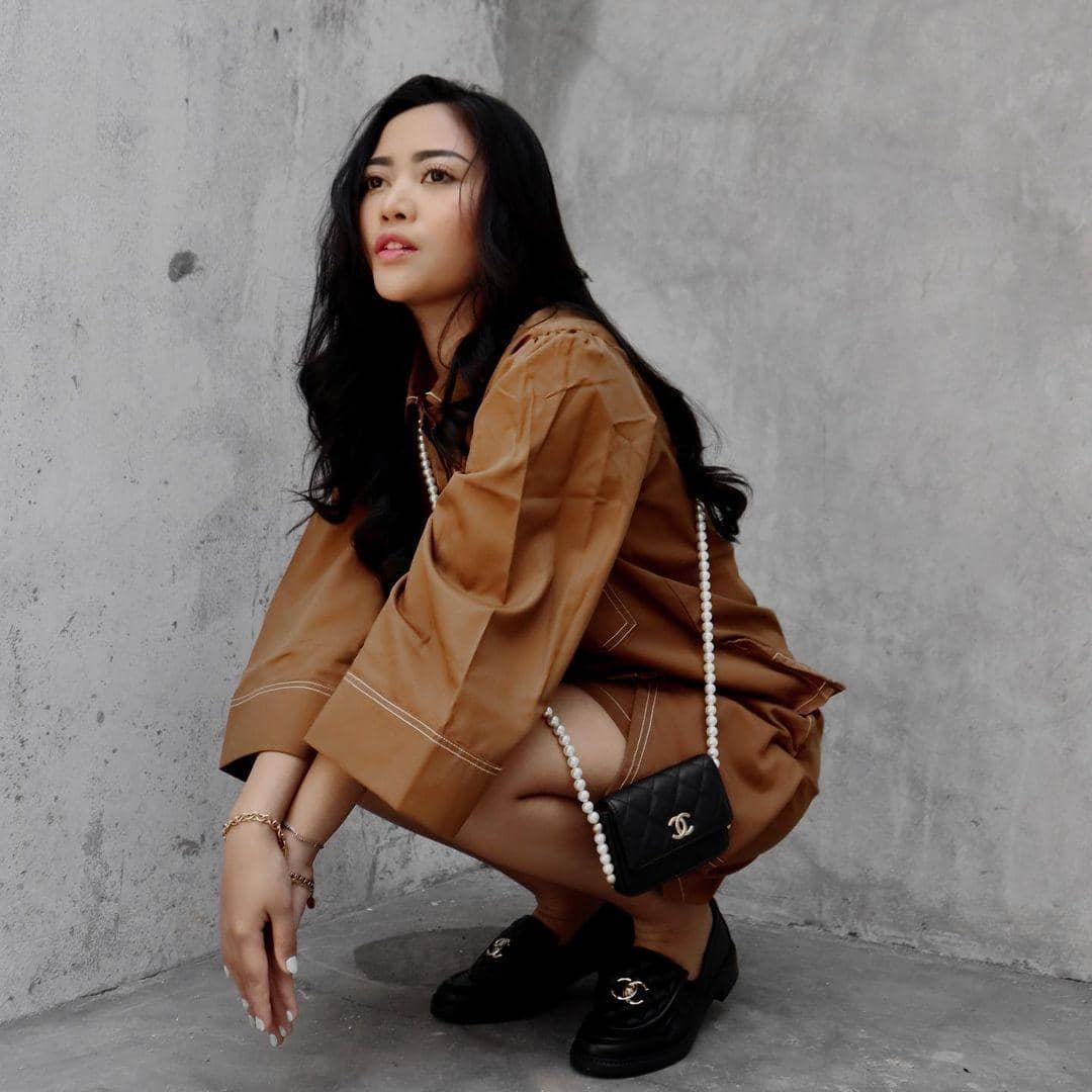 instagram.com/rachelvennya