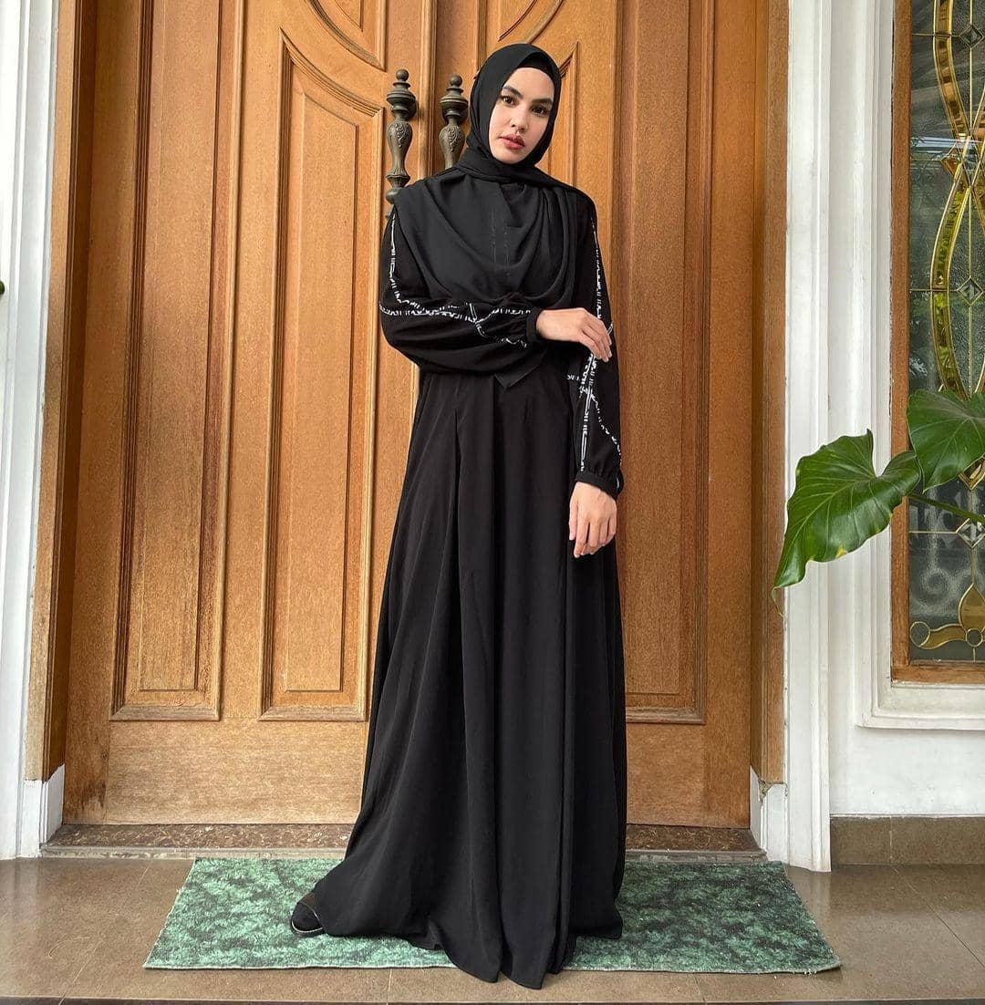 instagram.com/kartikaputriworld