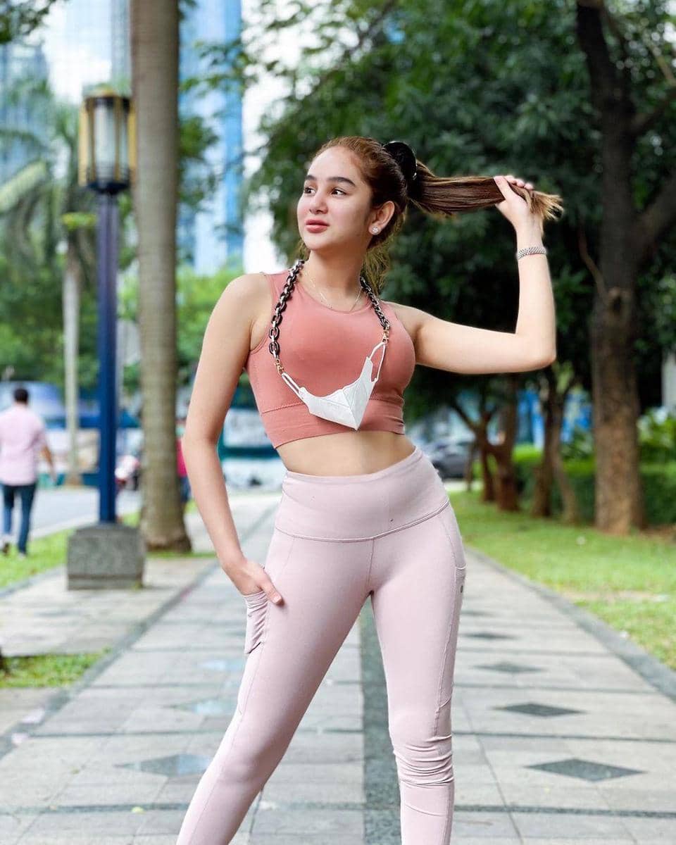 instagram.com/hanaaaast