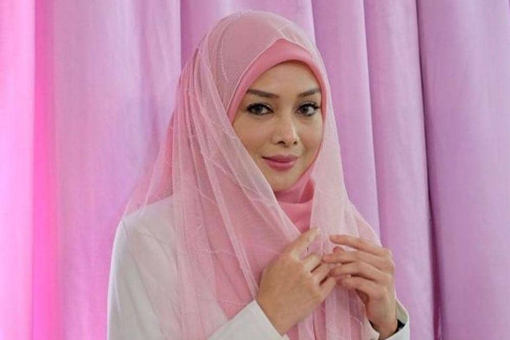 instagram.com/terryputri