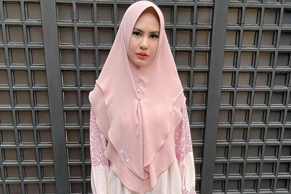 instagram.com/kartikaputriworld