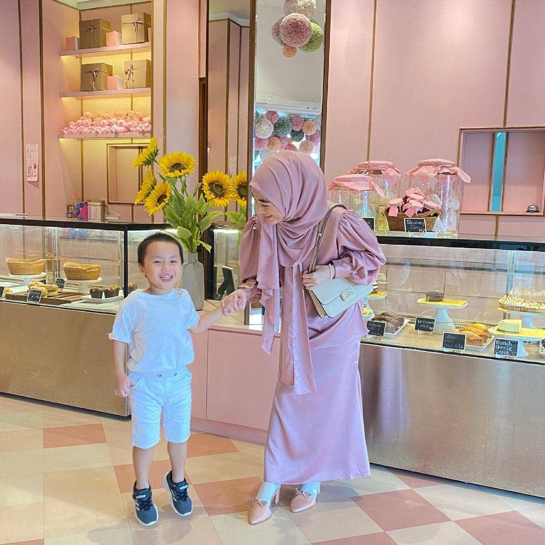 instagram.com/larissachou