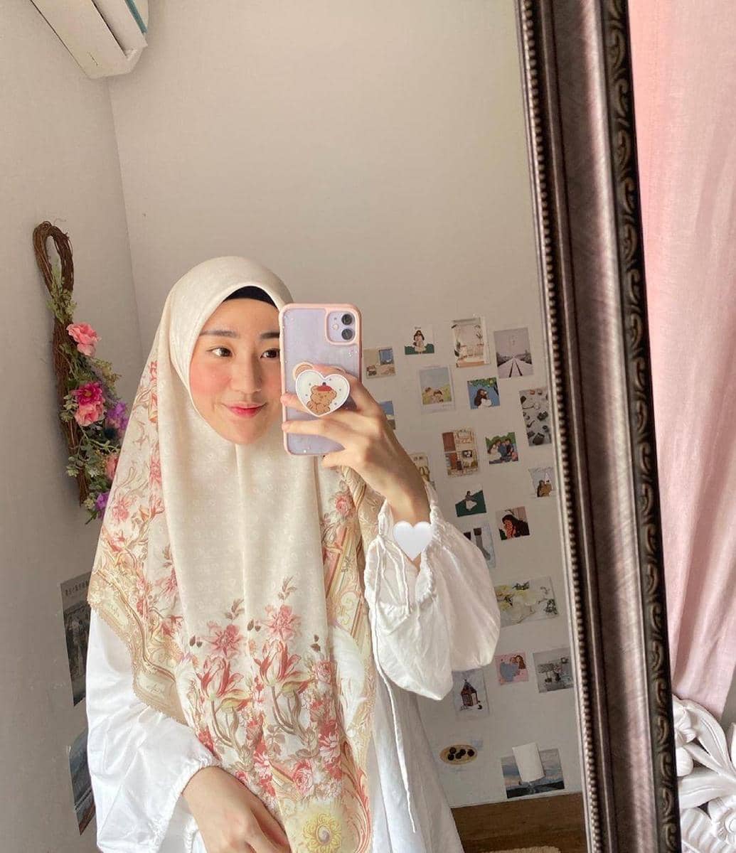 instagram.com/larissachou