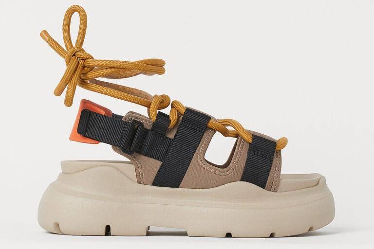 #PopbelaOOTD: Anti Basic Look Pakai Chunky Sandal Ini