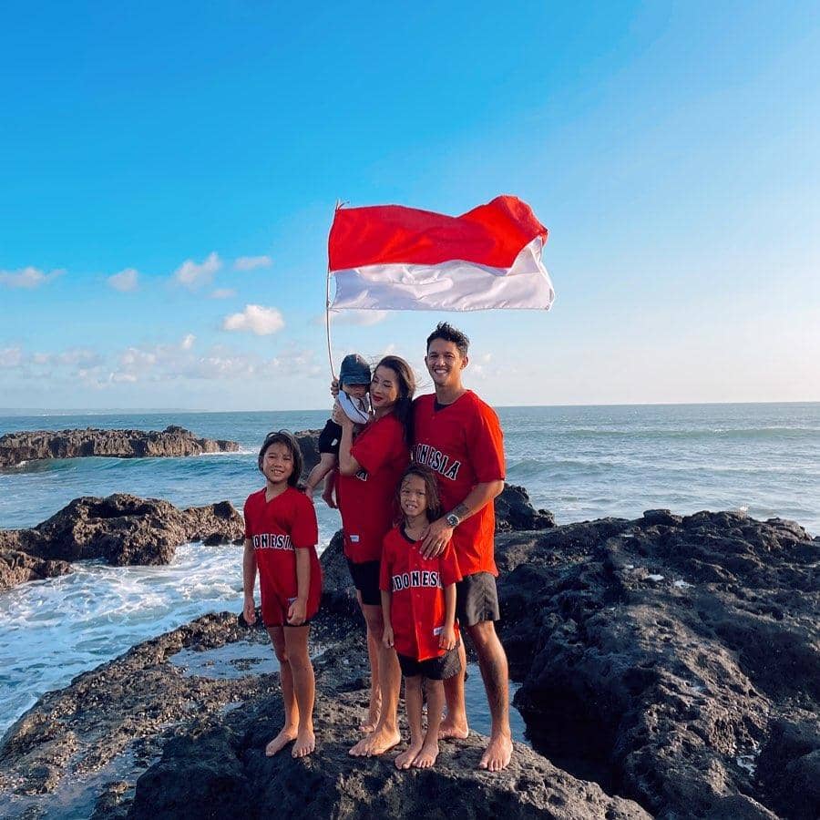 instagram.com/jenniferbachdim