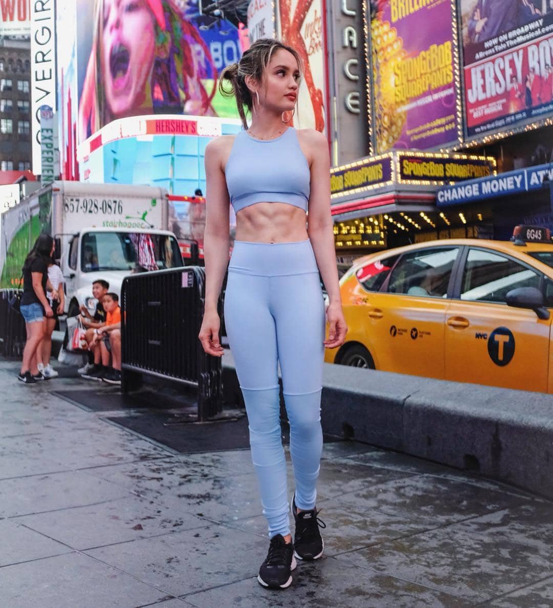 instagram.com/claurakiehl