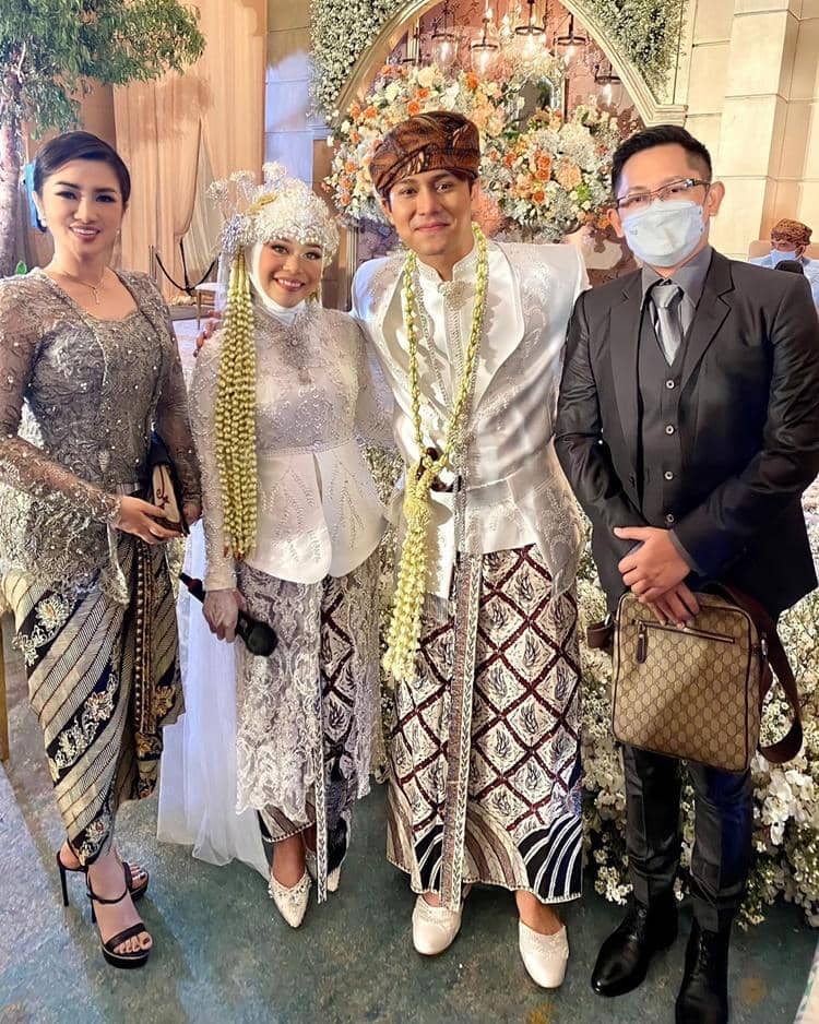 Instagram.com/fitricarlina