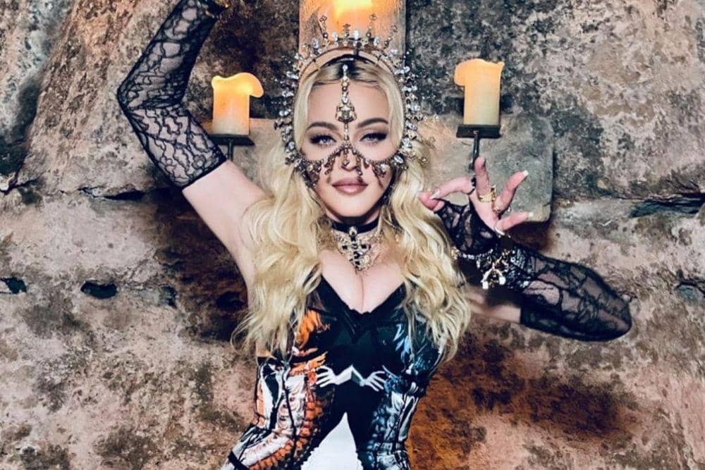 7 Potret Madonna yang Makin Energik di Usia 63 Tahun 