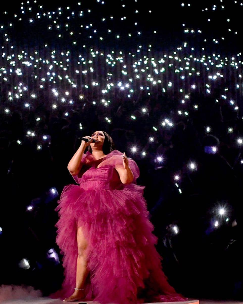 instagram.com/lizzobeeating